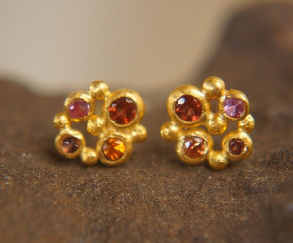 24k gold jewelry//blue sapphire studs//24k gold Studs//24k gold earrings//green tzavorite earrings//sapphire gold earrings//solid gold studs