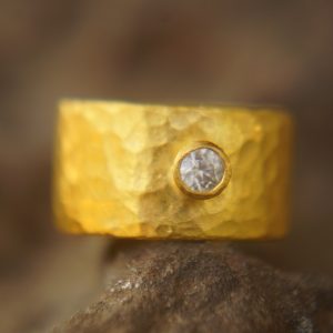 22k gold diamond ring//gold diamond ring//hammered diamond engagement ring//22k gold engagement//artisan diamond ring//boho engagement ring