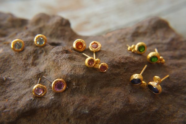 solid 24k gold//Blue zircon Studs//natural blue zircon gold Earrings//gold stud earrings//24k gold earrings//Blue gem gold stud//24k artisan