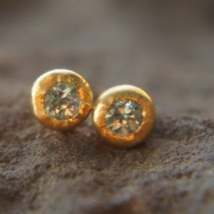 solid 24k gold//Blue zircon Studs//natural blue zircon gold Earrings//gold stud earrings//24k gold earrings//Blue gem gold stud//24k artisan