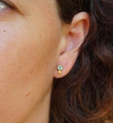 solid 24k gold//Blue zircon Studs//natural blue zircon gold Earrings//gold stud earrings//24k gold earrings//Blue gem gold stud//24k artisan