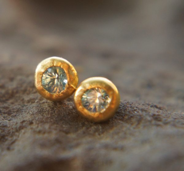 solid 24k gold//Blue zircon Studs//natural blue zircon gold Earrings//gold stud earrings//24k gold earrings//Blue gem gold stud//24k artisan