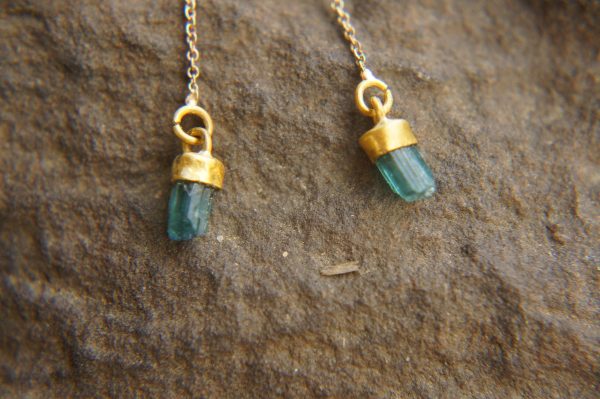 long threaders//24k gold green tourmaline crystal threaders earrings//gold green gem threaders earrings//unique artisan threader earrings