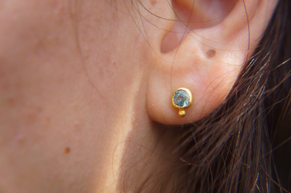 solid 24k gold//Blue zircon Studs//natural blue zircon gold Earrings//gold stud earrings//24k gold earrings//Blue gem gold stud//24k artisan