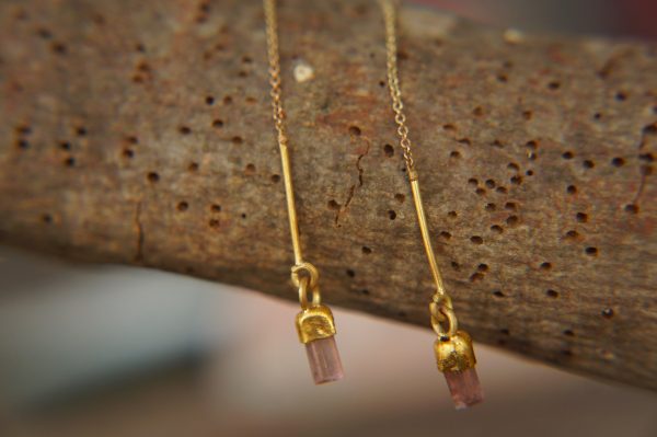 long threaders//24k gold pink tourmaline crystal threaders earrings//gold pink gem threaders earrings//unique artisan threader earrings