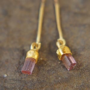 long threaders//24k gold pink tourmaline crystal threaders earrings//gold pink gem threaders earrings//unique artisan threader earrings