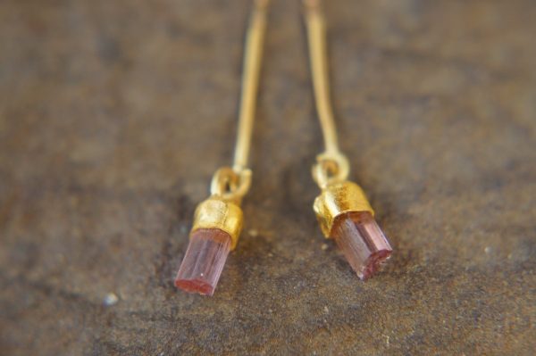 long threaders//24k gold pink tourmaline crystal threaders earrings//gold pink gem threaders earrings//unique artisan threader earrings