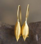 22k gold organic earrings//22k leaf dangle//Gold dangle earrings//short dangle earrings//gold leaf earrings//botanic dangle earrings