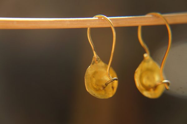 22k gold organic earrings//22k dome dangle//Gold dangle earrings//short dangle earrings//gold round earrings//botanic dangle earrings