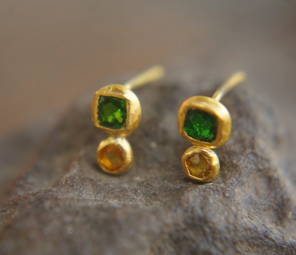 24k gold studs-blue sapphire Earrings-Gold Studs- sapphire studs-24k gold earrings-blue sapphire earrings- 24k stud sapphire earring