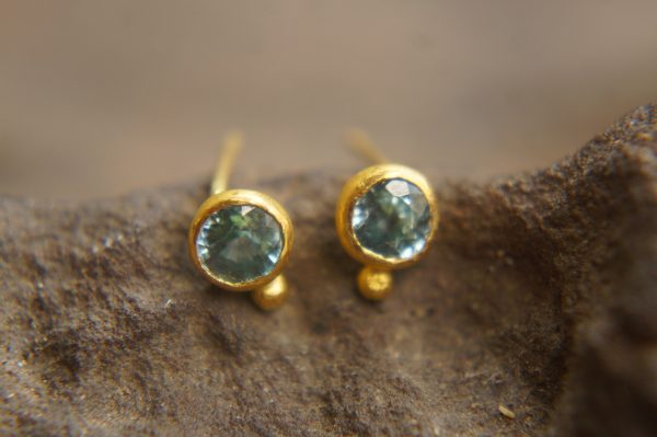 solid 24k gold//Blue zircon Studs//natural blue zircon gold Earrings//gold stud earrings//24k gold earrings//Blue gem gold stud//24k artisan
