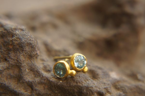 solid 24k gold//Blue zircon Studs//natural blue zircon gold Earrings//gold stud earrings//24k gold earrings//Blue gem gold stud//24k artisan