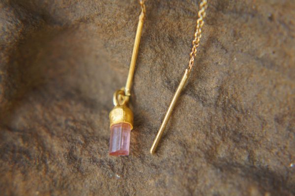 long threaders//24k gold pink tourmaline crystal threaders earrings//gold pink gem threaders earrings//unique artisan threader earrings
