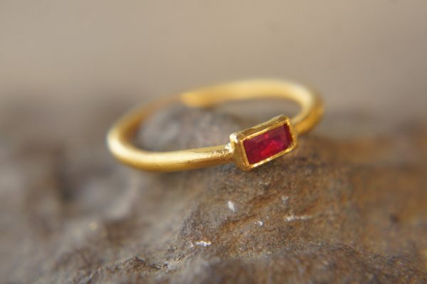 Blue spinel solitaire ring, 24k artisan ring, hand made gold ring, Blue spinel 24k ring , solitaire Blue spinel, 24k gold ring, gold spinel
