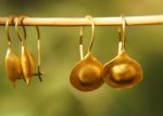 22k gold organic earrings//22k dome dangle//Gold dangle earrings//short dangle earrings//gold round earrings//botanic dangle earrings