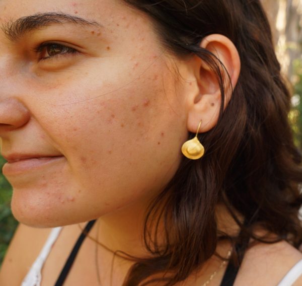 22k gold organic earrings//22k dome dangle//Gold dangle earrings//short dangle earrings//gold round earrings//botanic dangle earrings