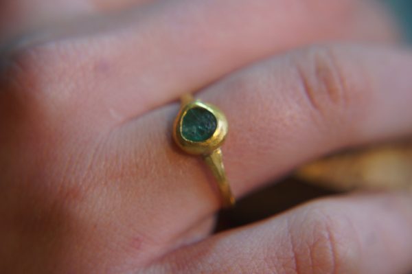 emerald gold ring//artisan emerald ring//emerald 24k gold ring//emerald engagement ring//24k gold ring//emerald gold ring//24k gold earring