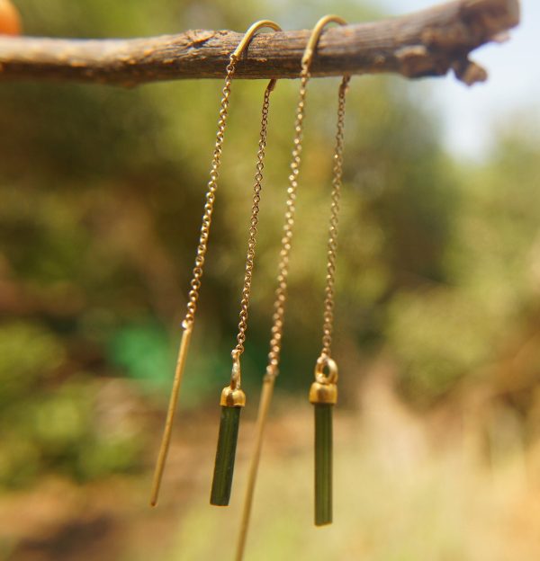 long threaders//24k gold green tourmaline crystal threaders earrings//gold green gem threaders earrings//unique artisan threader earrings