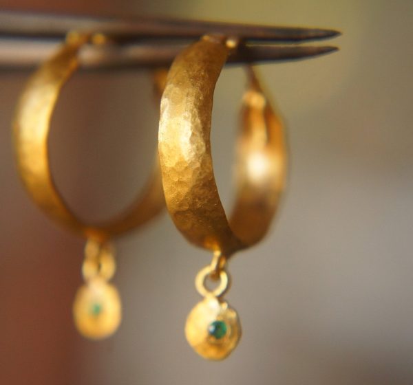 22k gold hoop earring//gold emerald hoops//22k gold jewelry//handmade gold hoop earrings//artisan 22k gold emerald hoops//everyday gold hoop