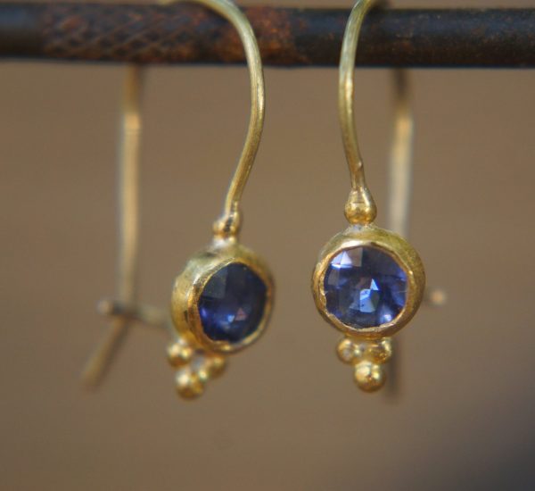 24k gold blue sapphire diamond earring//blue gold Earrings//Gold Dangle sapphire Earrings//24k gold earrings//artisan organic