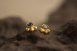 24k sapphire studs//24k gold earrings//24k gold blue sapphire//gold stud earrings//24k gold earrings//artisan 24k studs//boho artisan studs