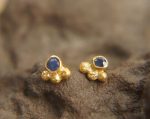 24k sapphire studs//24k gold earrings//24k gold blue sapphire//gold stud earrings//24k gold earrings//artisan 24k studs//boho artisan studs