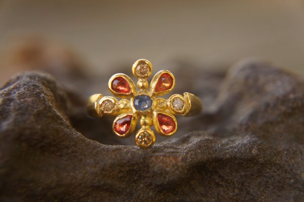 sapphire gold ring//artisan multi stone//red sapphire ring//diamond sapphire gold ring//gold multi stone ring//24k gold ring