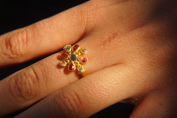 sapphire gold ring//artisan multi stone//red sapphire ring//diamond sapphire gold ring//gold multi stone ring//24k gold ring