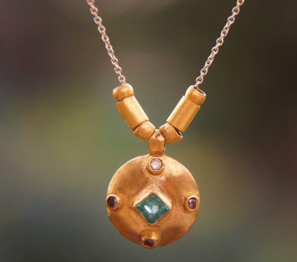 solid 24k gold pendant//gold emerald sapphire necklace//artisan gold handmade//24k gold pendant//24k gold pendant//emerald pendant//24k gold
