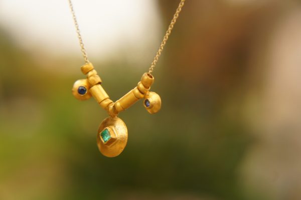 solid 24k gold pendant//gold emerald sapphire necklace//artisan gold handmade//24k gold pendant//24k gold pendant//emerald pendant//24k gold