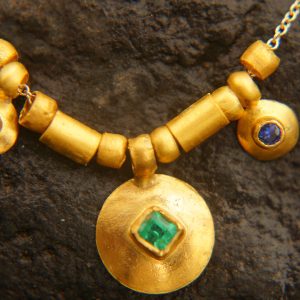 solid 24k gold pendant//gold emerald sapphire necklace//artisan gold handmade//24k gold pendant//24k gold pendant//emerald pendant//24k gold