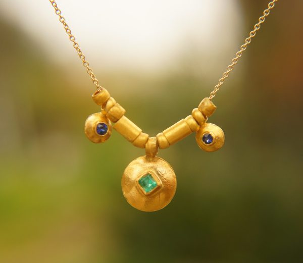 solid 24k gold pendant//gold emerald sapphire necklace//artisan gold handmade//24k gold pendant//24k gold pendant//emerald pendant//24k gold