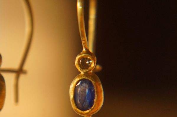 24k gold blue sapphire diamond earring//blue gold Earrings//Gold Dangle sapphire Earrings//24k gold earrings//artisan organic