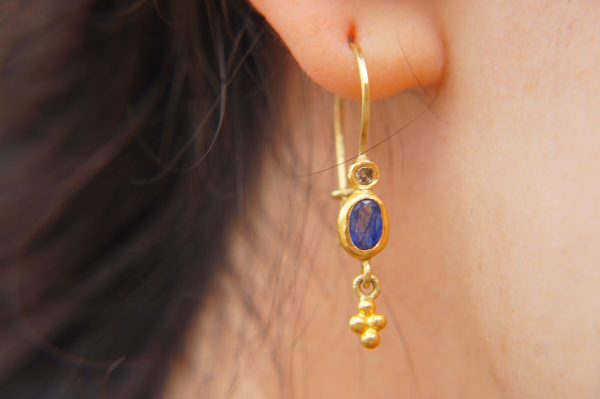 24k gold blue sapphire diamond earring//blue gold Earrings//Gold Dangle sapphire Earrings//24k gold earrings//artisan organic