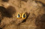 24k blue sapphire studs//24k gold earrings//24k gold drop sapphire//gold stud earrings//24k gold earrings//24k studs//boho artisan studs