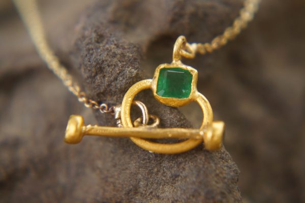 24k gold peridot and sapphire Pendant//Gold sapphire and peridot Pendant//peridot and sapphire chain//sapphire pendant//24k gold pendant