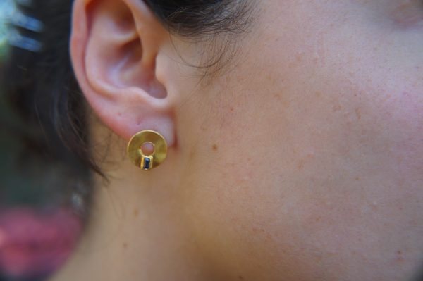 24k gold blue sapphire studs//gold disk sapphire Studs//sapphire Earrings//24k gold earrings//artisan handmade 24k gold earrings//24k gold