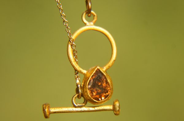 24k gold emerald charm and blue sapphire Pendant//Gold emerald Pendant//emerald and blue sapphire chain//emerald pendant//24k gold pendant