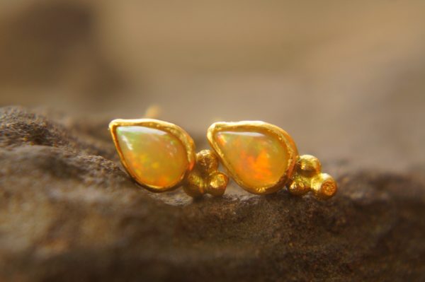 24k gold opal studs//artisan gold opal studs//drop opal studs//gold opal Earrings//24k gold earrings//opal gold studs//handmade gold studs