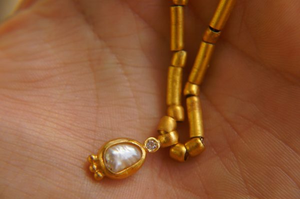 24k gold beaded pearl necklace//24k pearl and diamond necklace//24k gold necklace//charm necklace with gem stone//gold beaded necklace