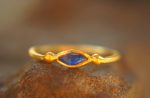 24k gold blue sapphire ring//artisan sapphire ring//blue sapphire 24k ring//24k gold hand made sapphire ring//artisan gold sapphire ring