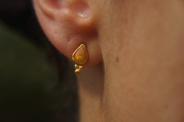 24k gold opal studs//artisan gold opal studs//drop opal studs//gold opal Earrings//24k gold earrings//opal gold studs//handmade gold studs