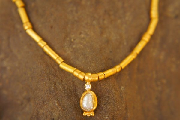 24k gold beaded pearl necklace//24k pearl and diamond necklace//24k gold necklace//charm necklace with gem stone//gold beaded necklace