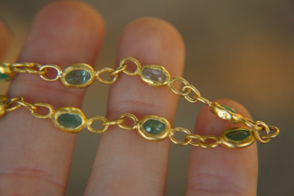 24k gold emerald bracelet//24k bracelet//emerald gold bracelet//24k emerald charm bracelet//handmade gold bracelet//artisan emerald bracelet