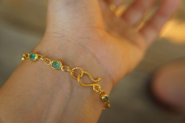 24k gold emerald bracelet//24k bracelet//emerald gold bracelet//24k emerald charm bracelet//handmade gold bracelet//artisan emerald bracelet