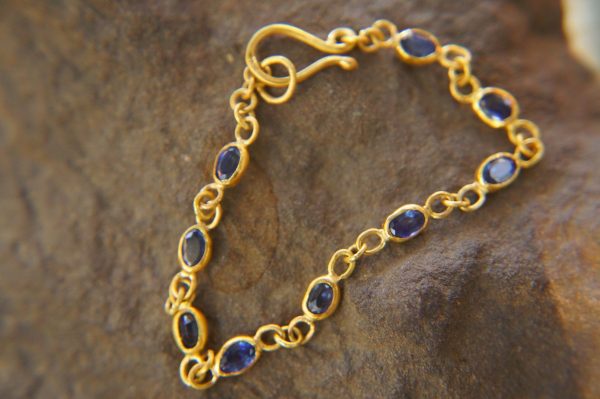 24k gold blue sapphire bracelet//24k bracelet//sapphire gold bracelet//24k sapphire charm bracelet//handmade gold bracelet//artisan bracelet