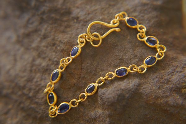 24k gold blue sapphire bracelet//24k bracelet//sapphire gold bracelet//24k sapphire charm bracelet//handmade gold bracelet//artisan bracelet
