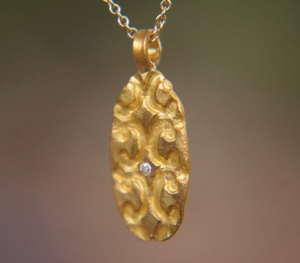 24k gold white diamond pendant//24k oval pendant//gold diamond necklace//gold hammered pendant//artisan 24k pendant//oval gold charm