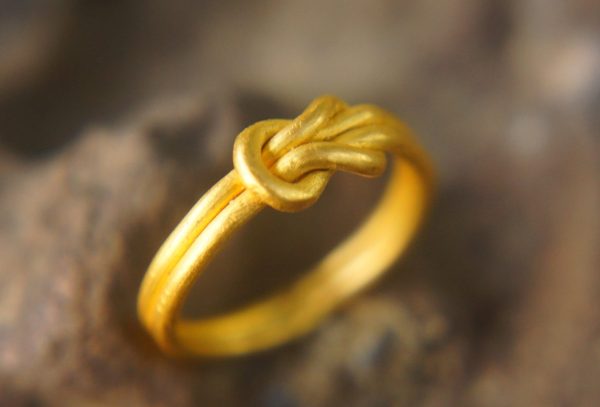24k gold knot ring//artisan handmade ring//24k yellow gold ring//fine gold ring//24k gold wedding band ring//gold knot ring