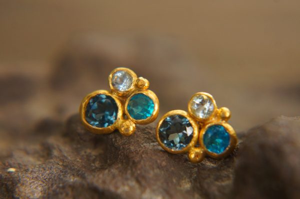 24k gold topaz and neon apatite studs//gold blue gems studs//topaz and apatite Earrings//blue and white topaz earrings//24k gold jewelry